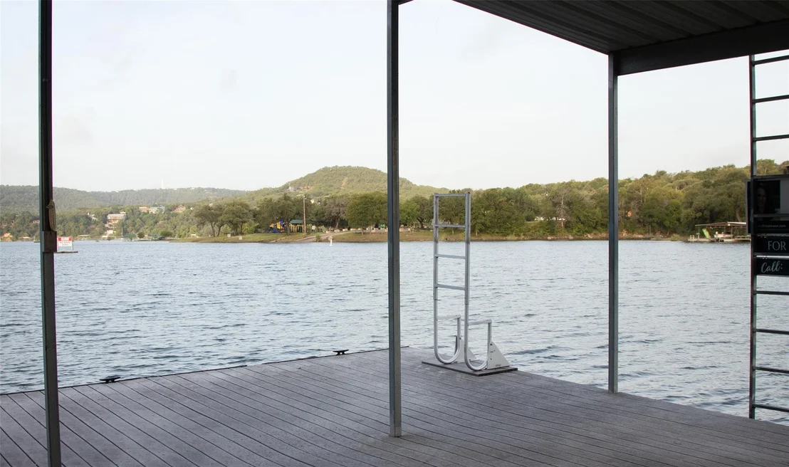 Photo of 10802 Beach RD