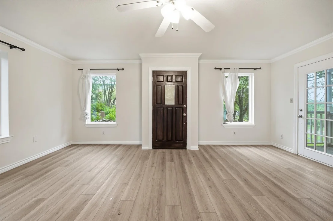 Photo of 1104 Franklin DR