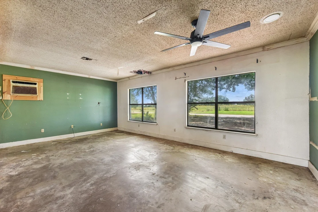 Photo of 1111 Silent Valley RD