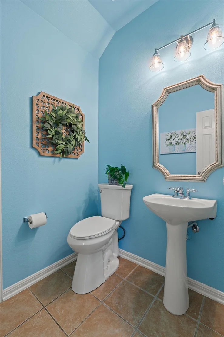 Photo of 1605 Teal TRL