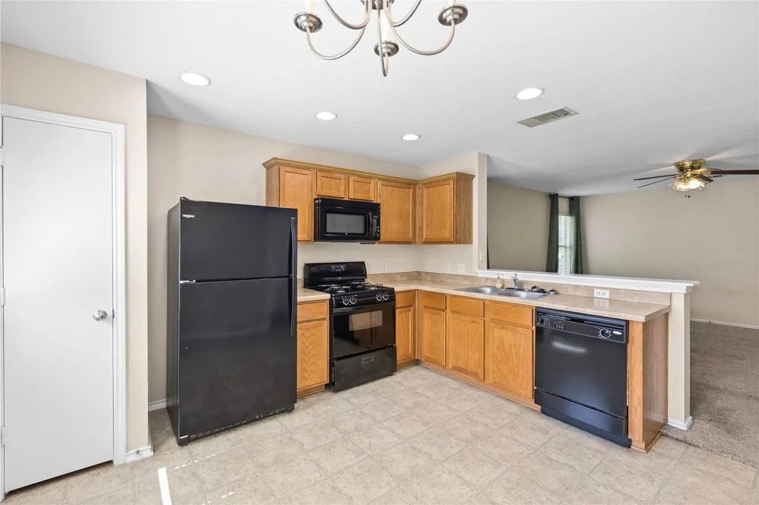 Photo of 221 Ames CV