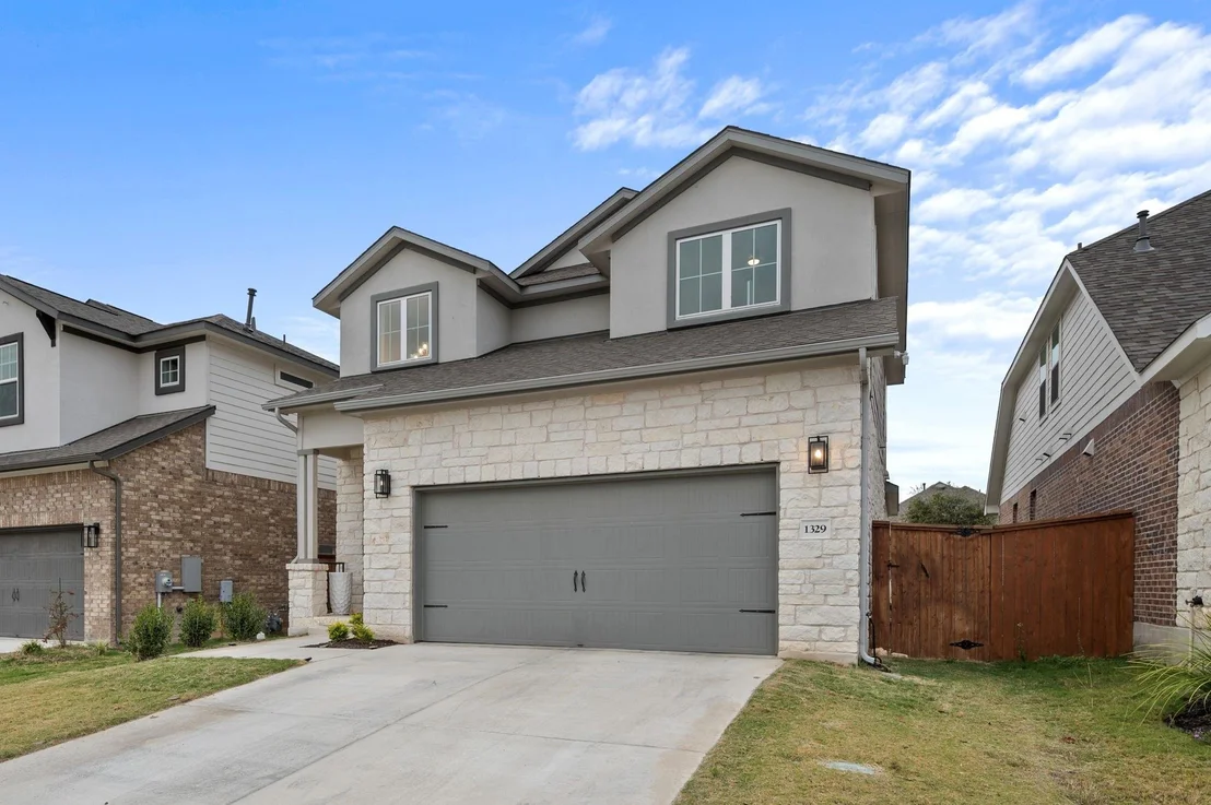Photo of 1329 Kneehigh LN