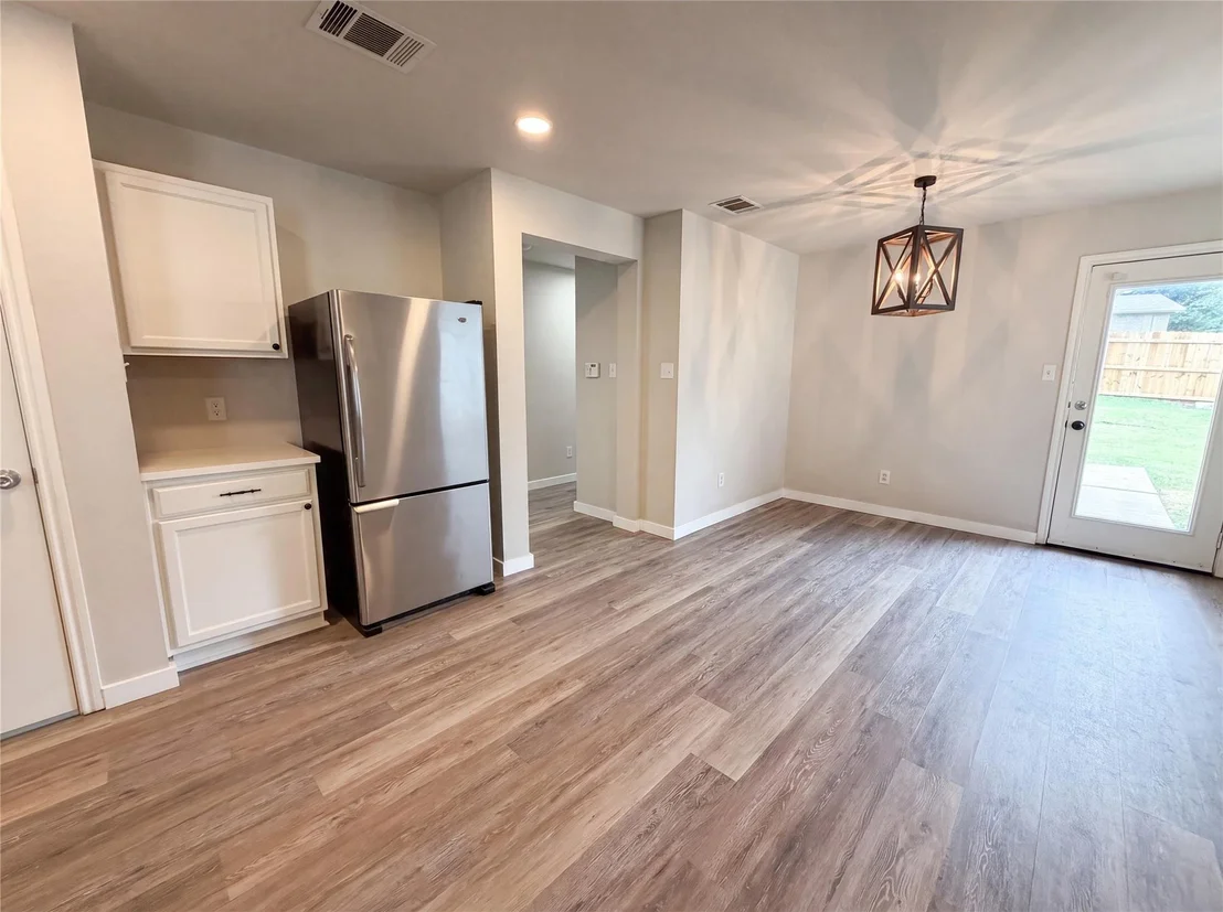 Photo of 1076 Shadow Creek BLVD