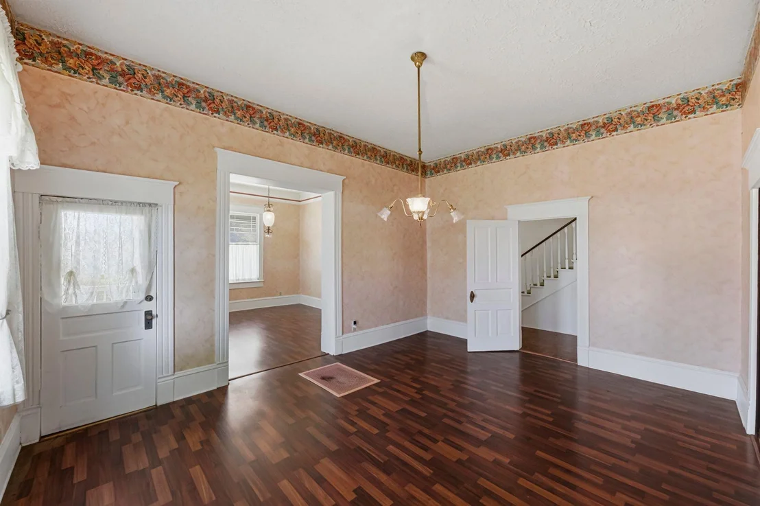 Photo of 100 W 11th ST