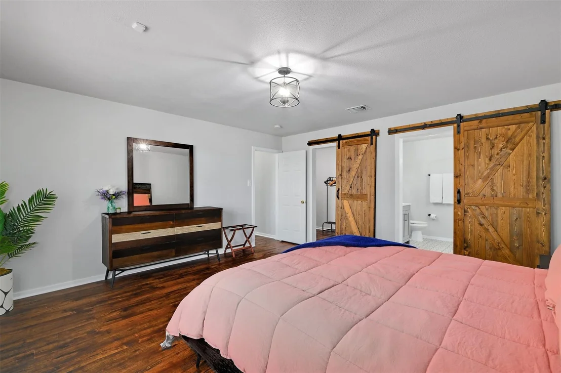 Photo of 610 Duke BND