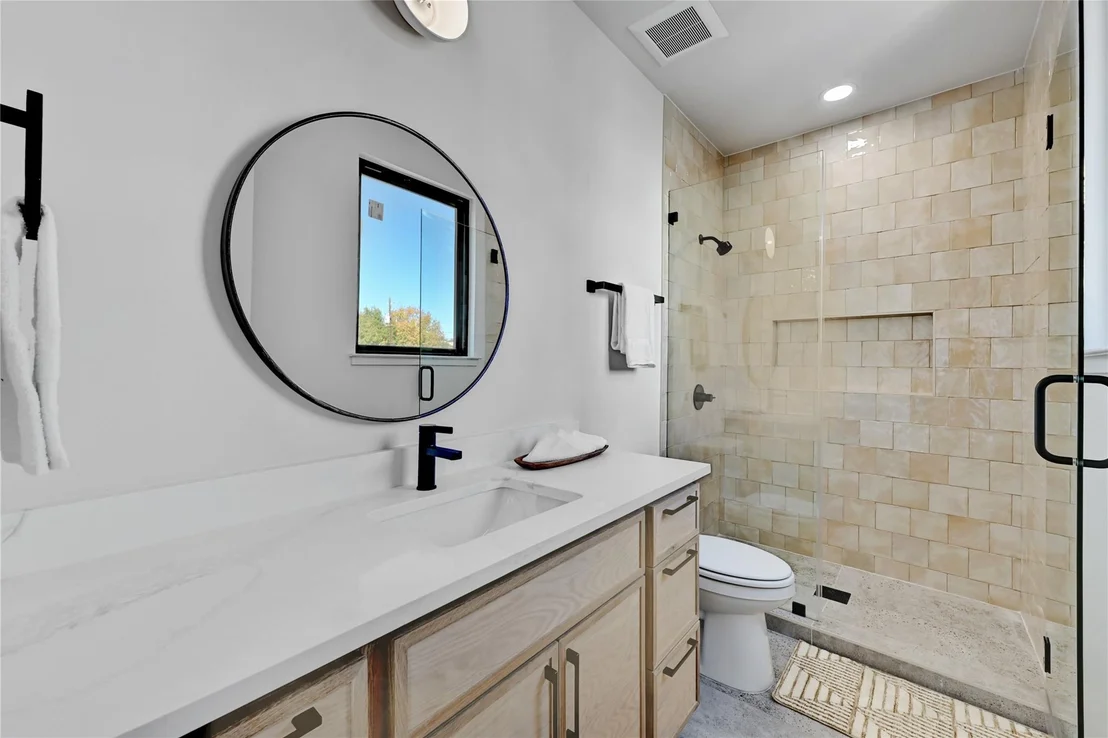 Photo of Unit 2 at 2717 Lyons RD