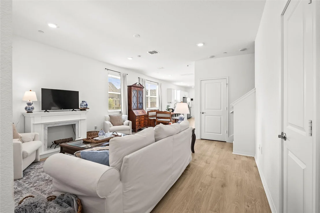 Photo of 2557 Caleb Asher LOOP