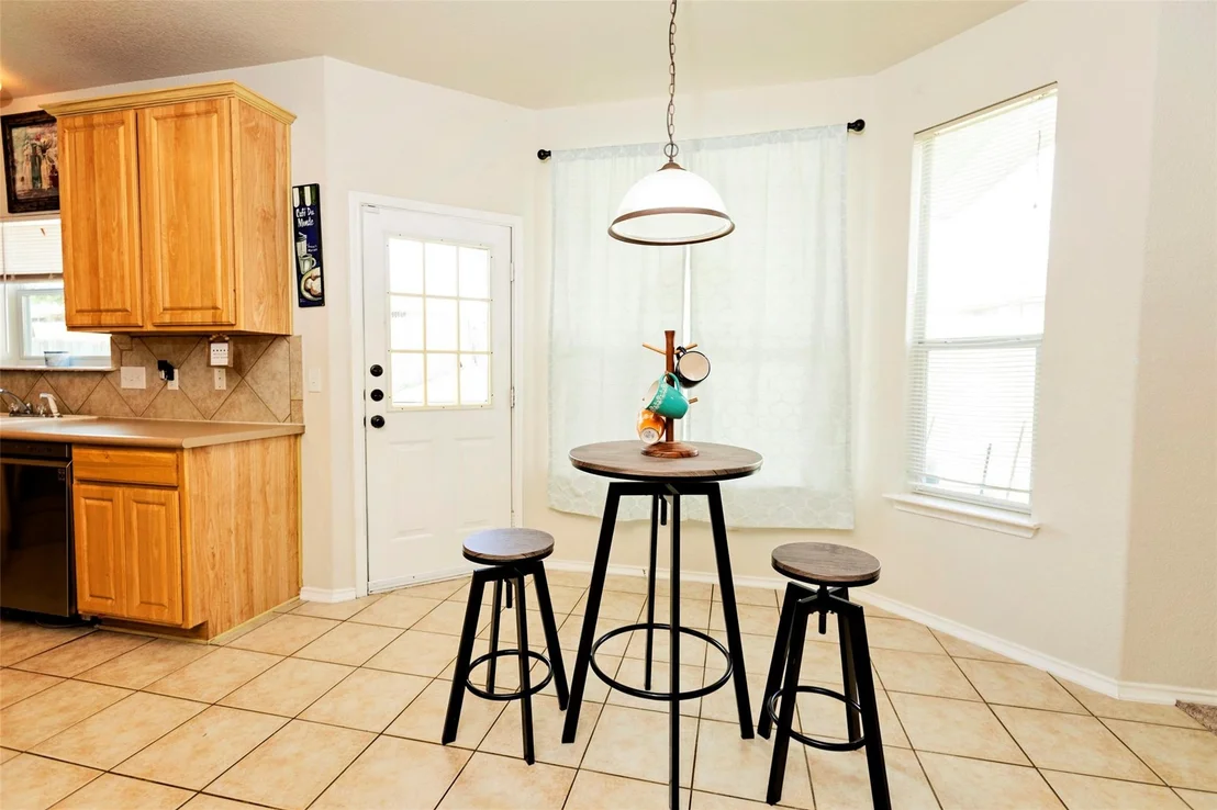 Photo of 5309 White Rock