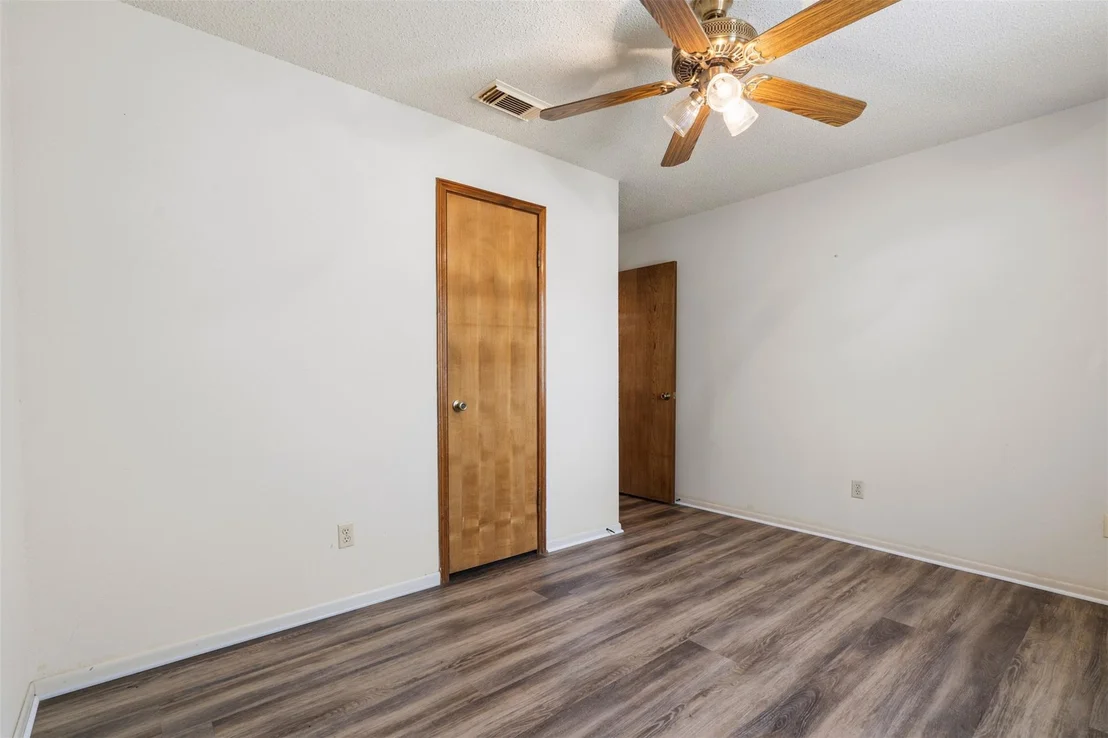Photo of 708 Hunter DR