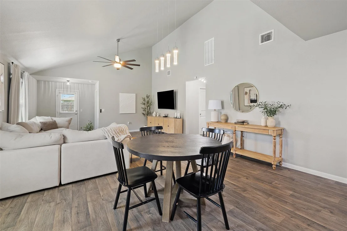 Photo of 104 San Bernard TRL