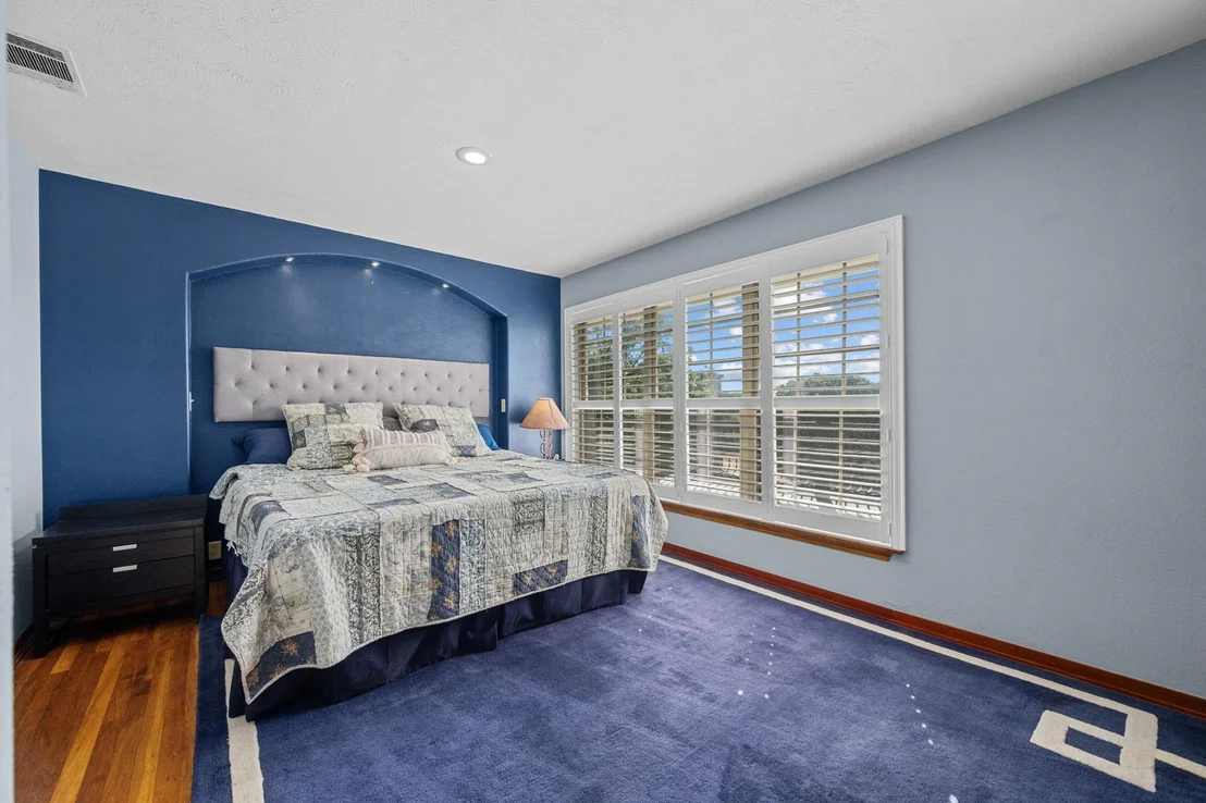 Photo of 401 Crestview DR