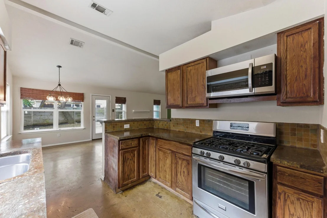 Photo of 723 Shade Tree DR