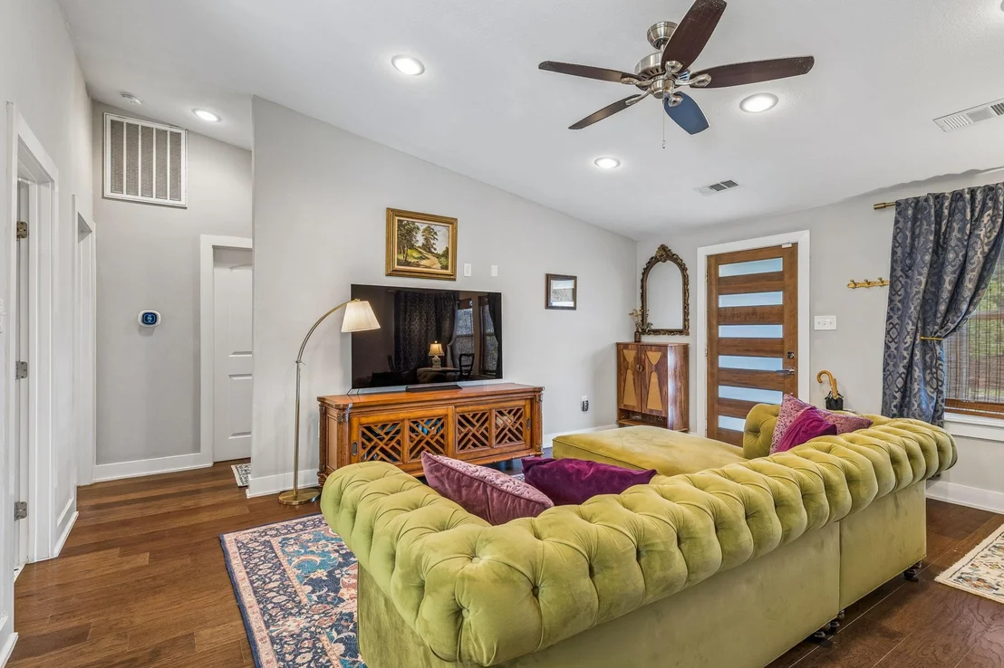 Photo of 4608 Wally Ave