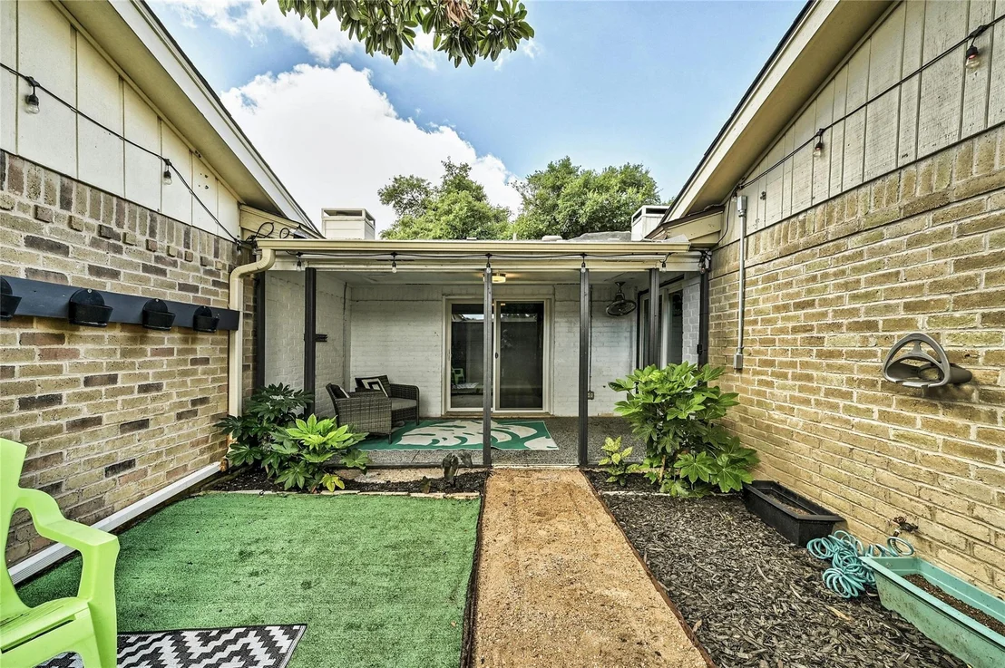 Photo of 11131 Pinehurst DR