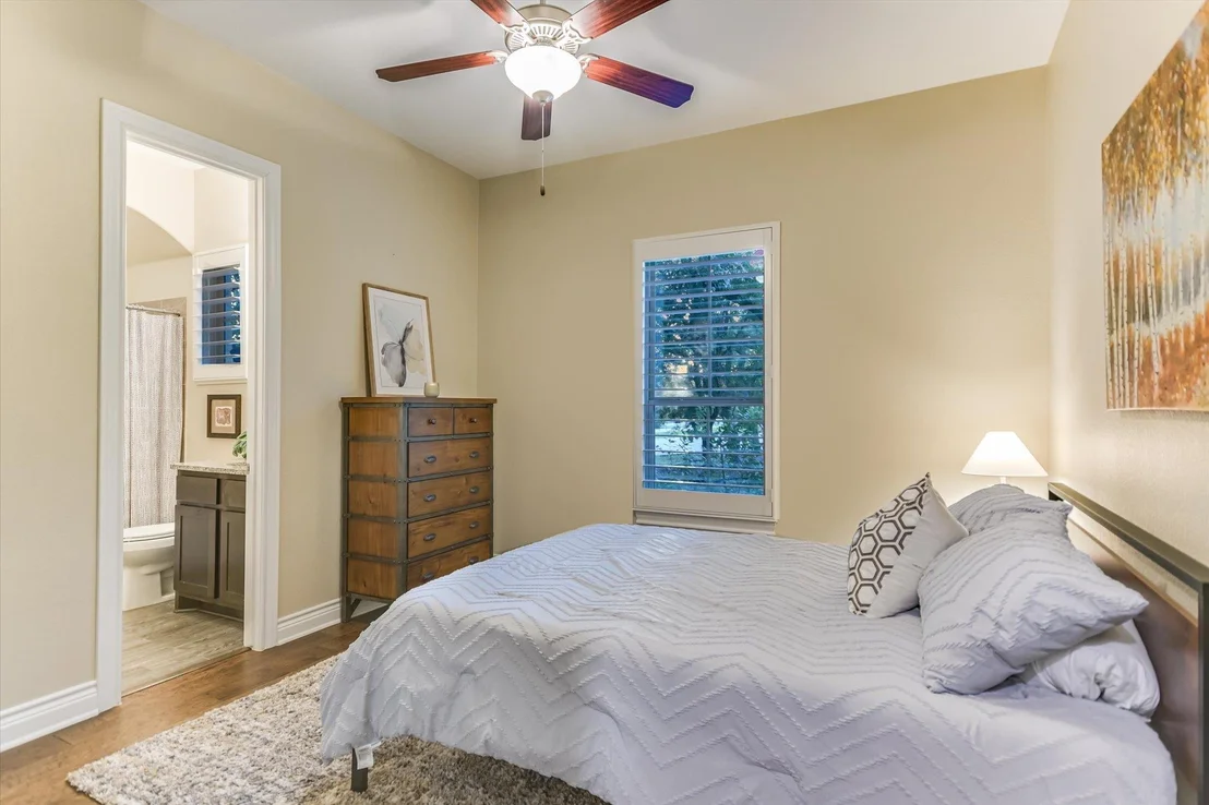 Photo of 465 Lloyd LN