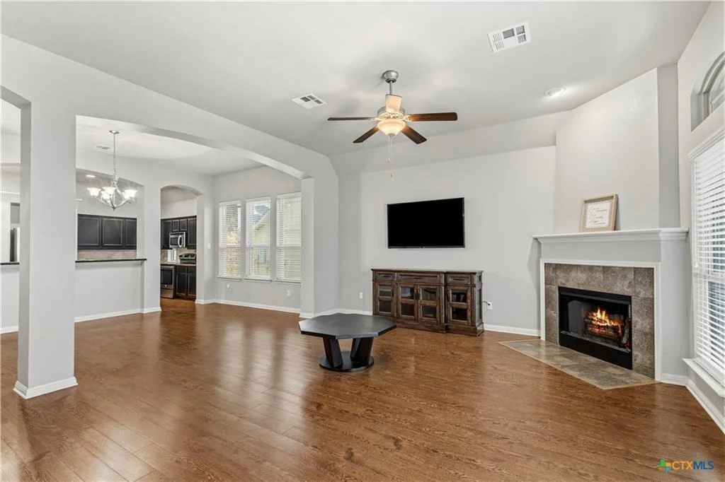 Photo of 6409 Louise LN