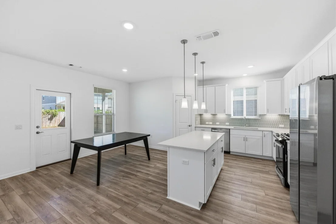 Photo of 5408 Mars LN