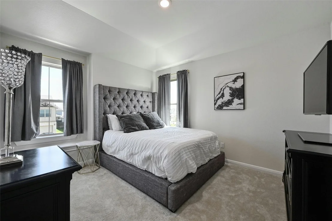 Photo of 468 Purple Heart DR