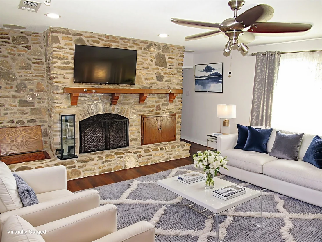Photo of 737 Estate DR