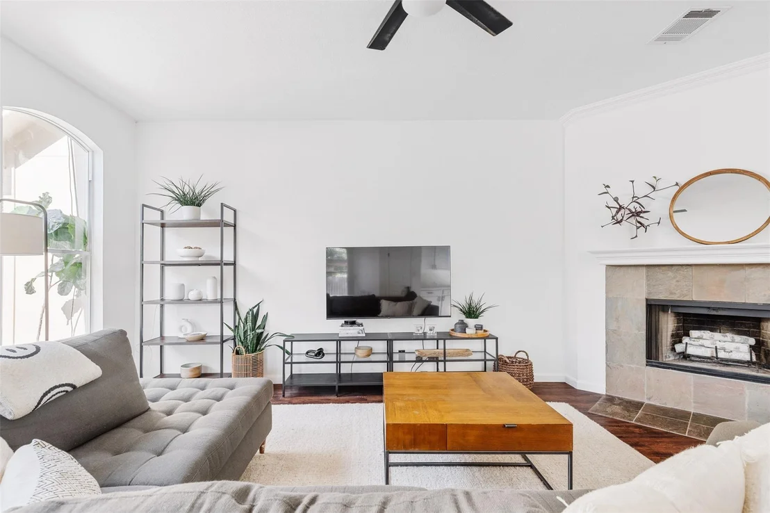 Photo of 2303 Garrett CV