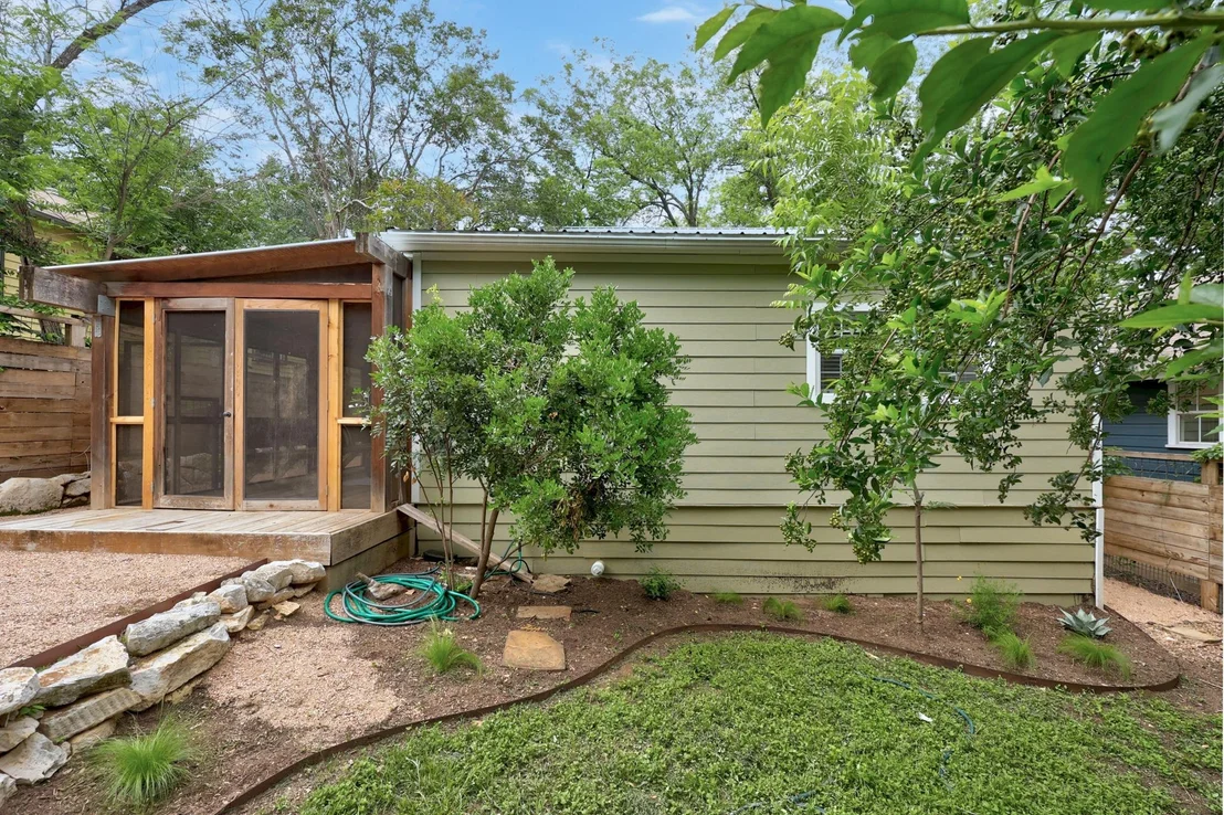 Photo of 2503 Bryan ST