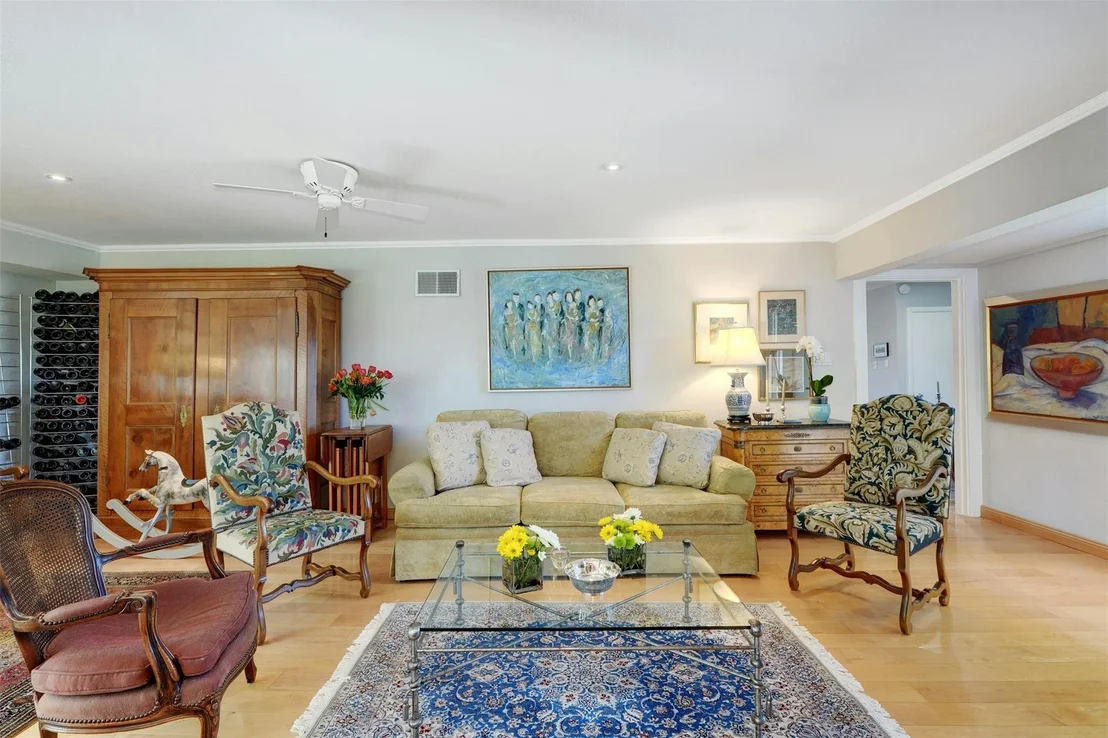 Photo of 1302 Berkshire DR