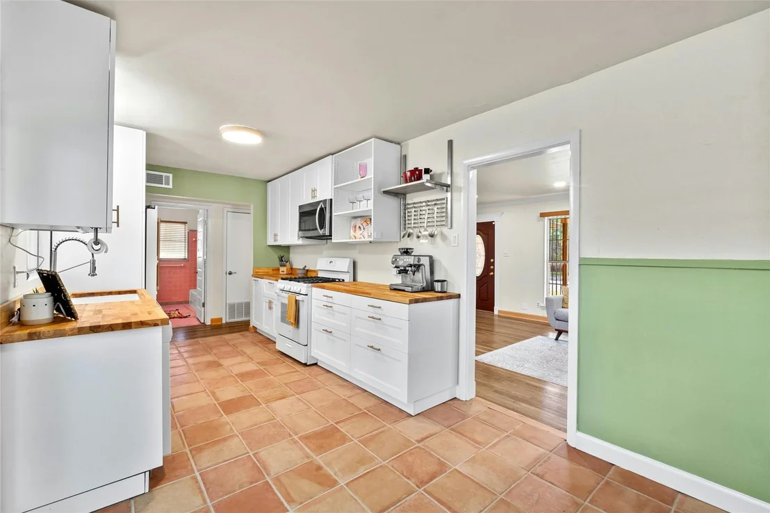 Photo of 1604 Briarcliff BLVD