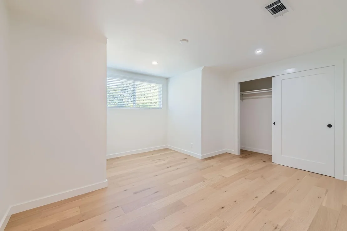 Photo of 3401 Laguna DR