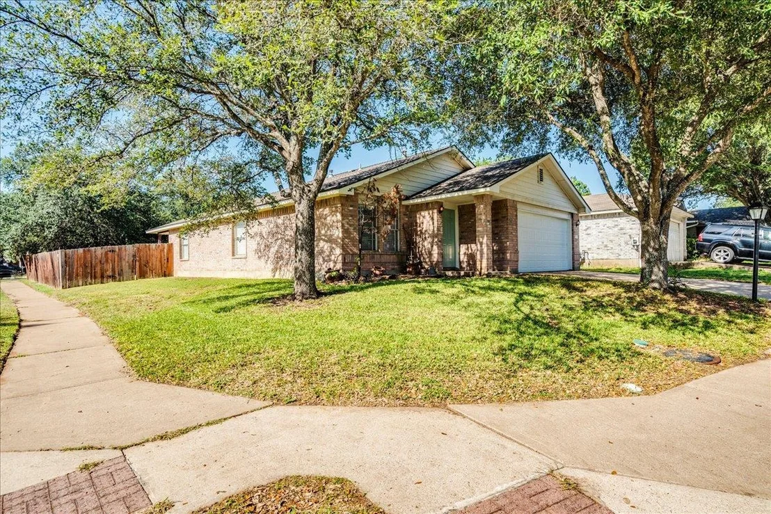Photo of 1701 Friars Tale LN