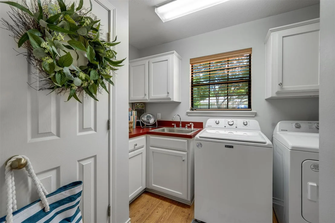 Photo of 23258 Edgewater DR