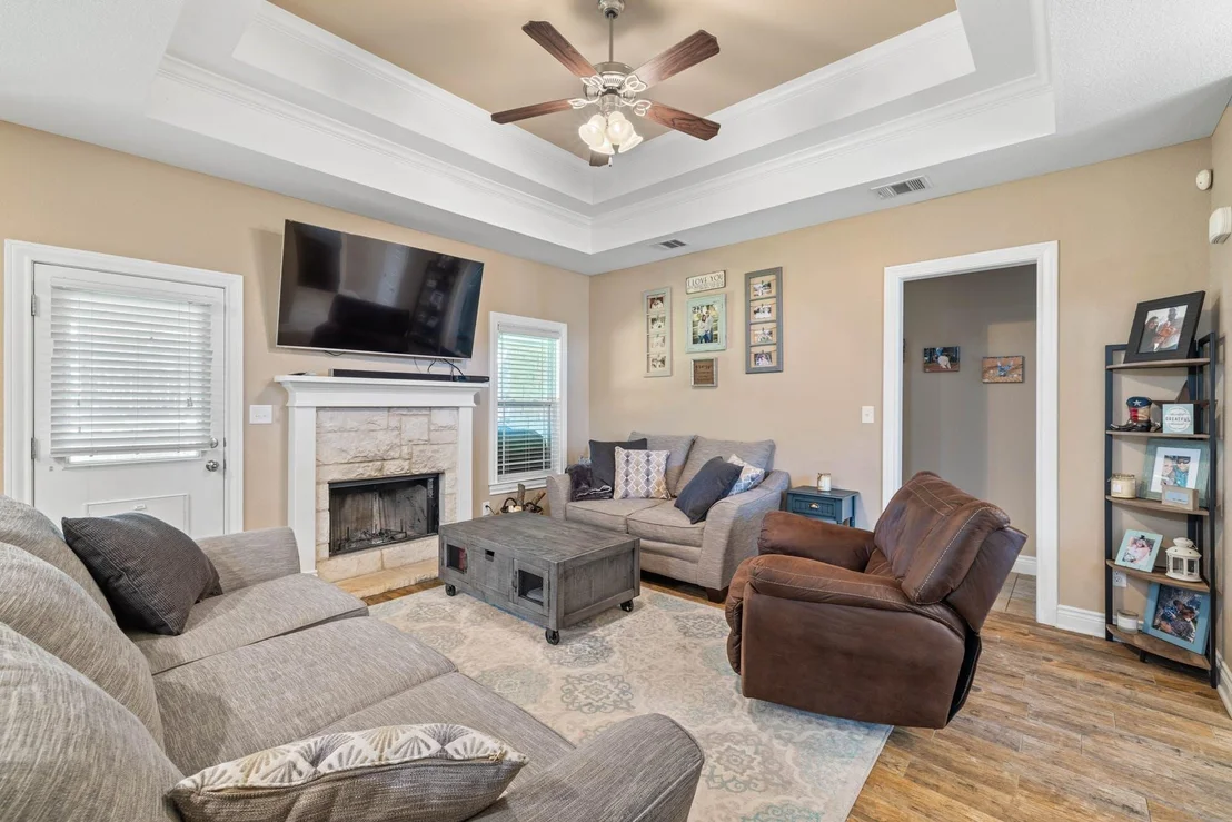 Photo of 198 Sheridan LOOP