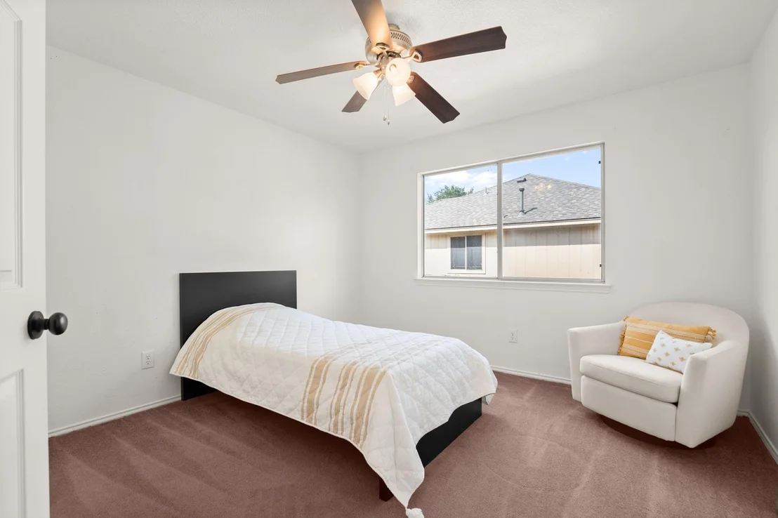 Photo of 1812 Sylvia LN
