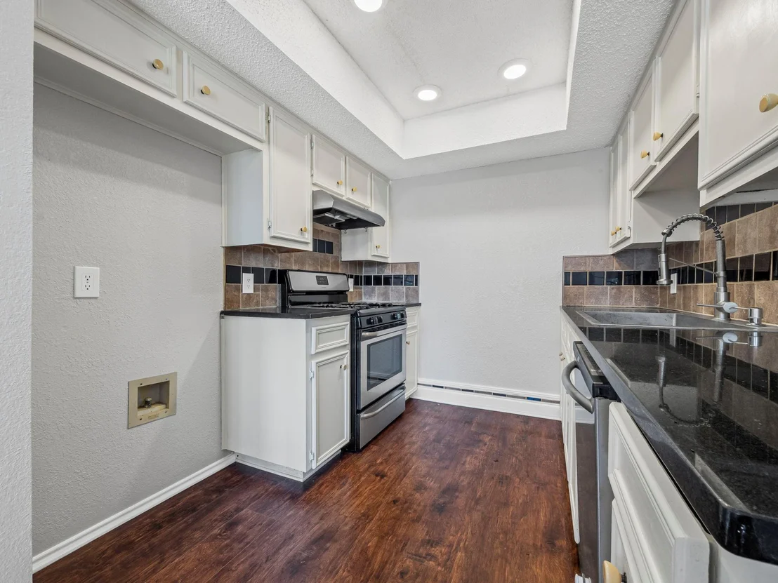 Photo of 1002 Cresswell DR