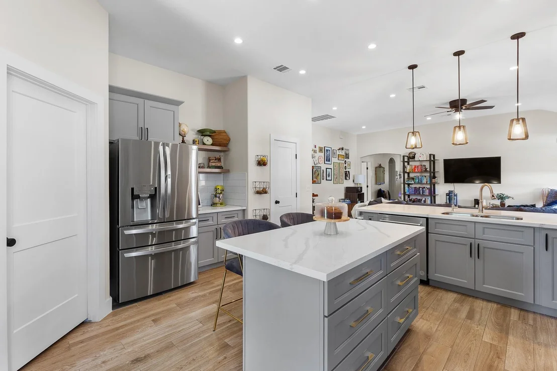 Photo of 303 W Browning ST