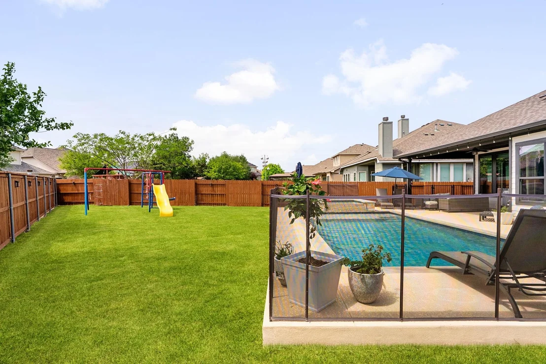 Photo of 18008 Monarch Butterfly WAY