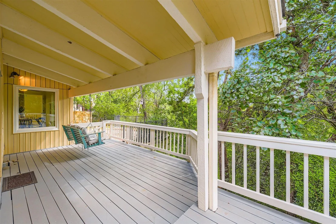 Photo of 1901 Cresthaven DR
