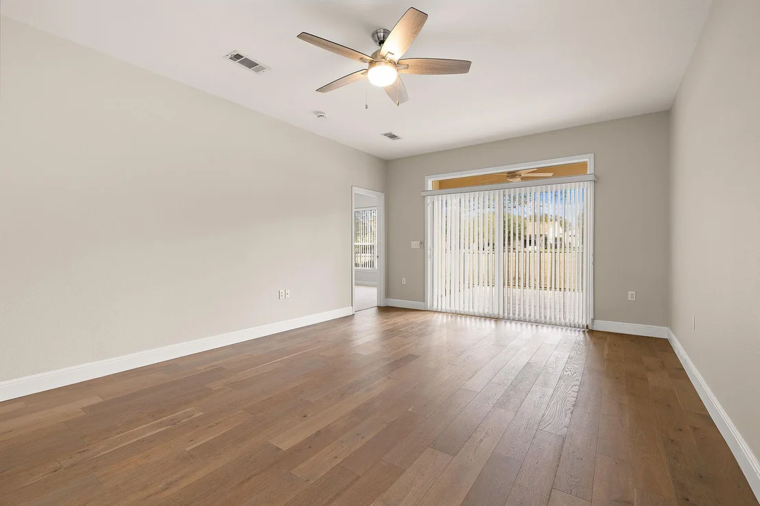 Photo of 210 Crockett LOOP