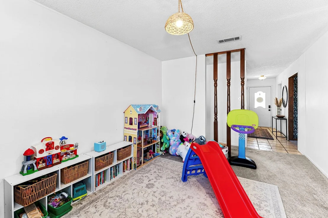 Photo of 905 Moss CIR