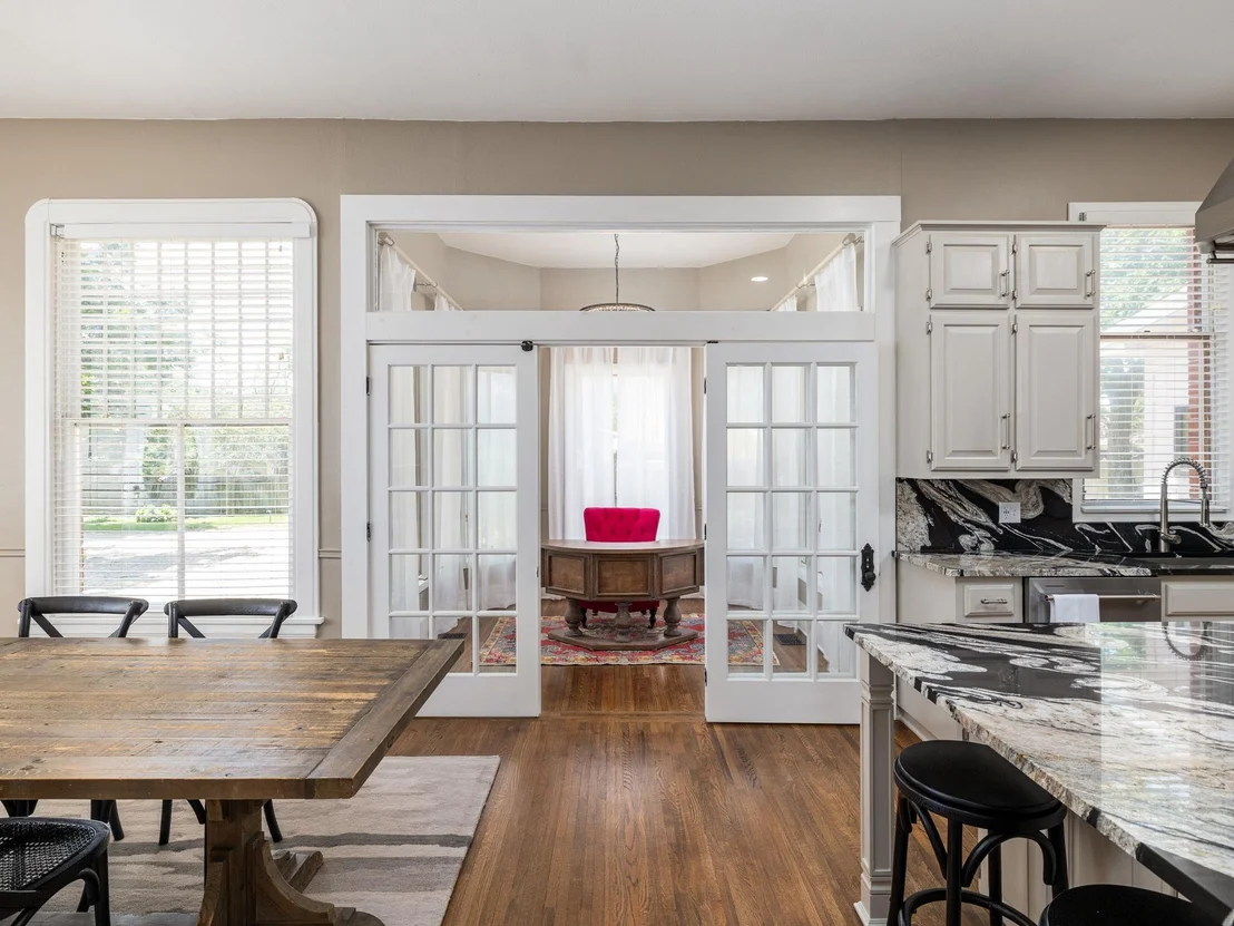 Photo of 1220 W Lake DR