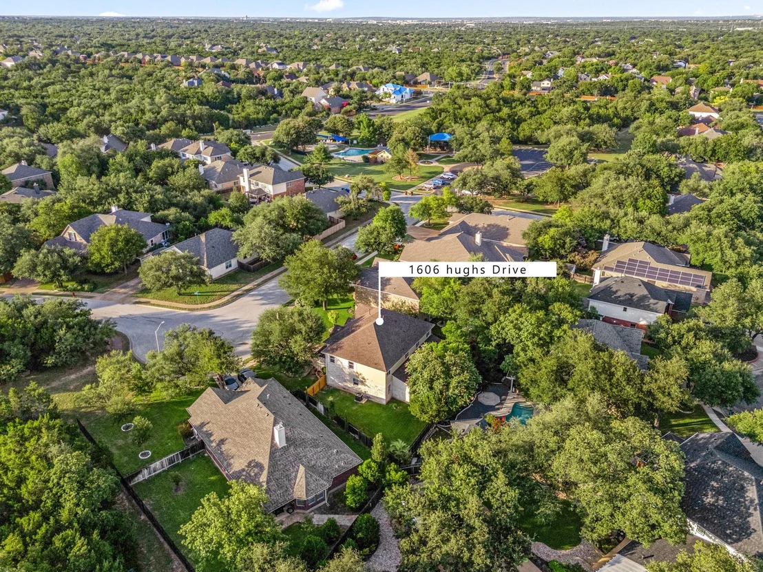 Photo of 1606 Hughes DR