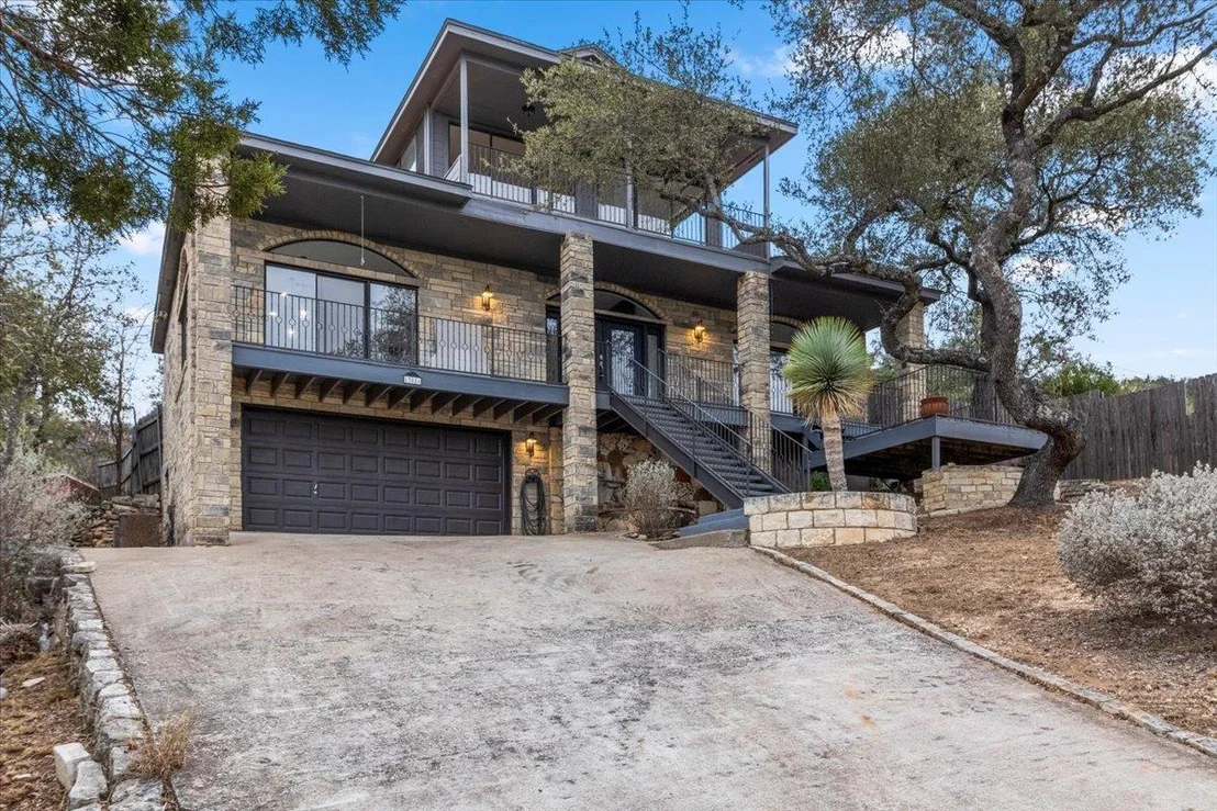 Photo of 13816 Lake View DR