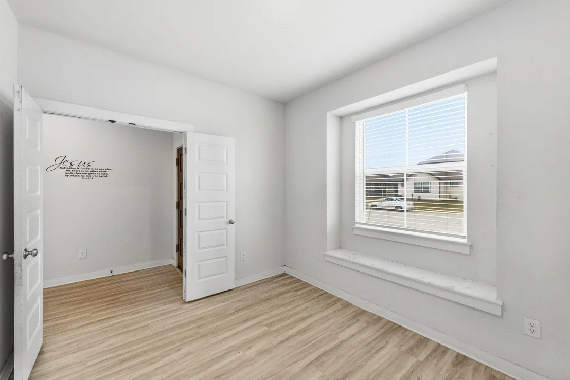 Photo of 241 Banff DR