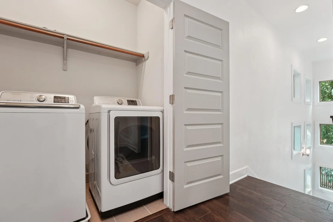 Photo of Unit A at 2011 Haskell ST
