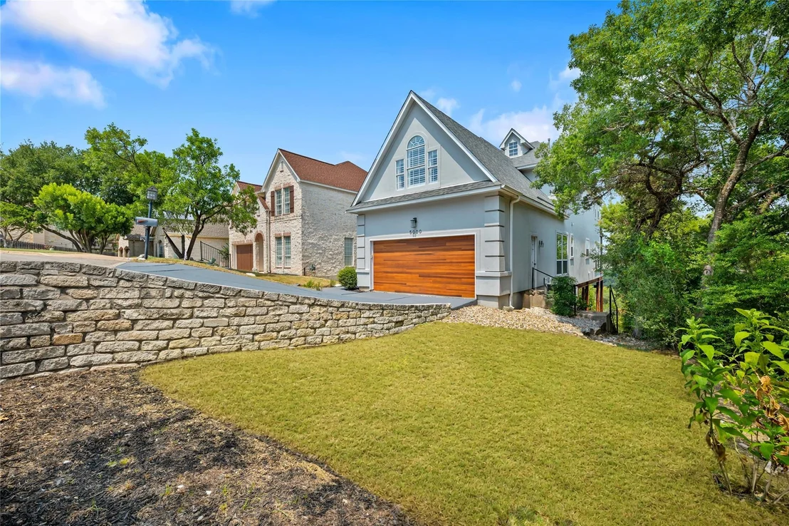 Photo of 5000 Valburn CT