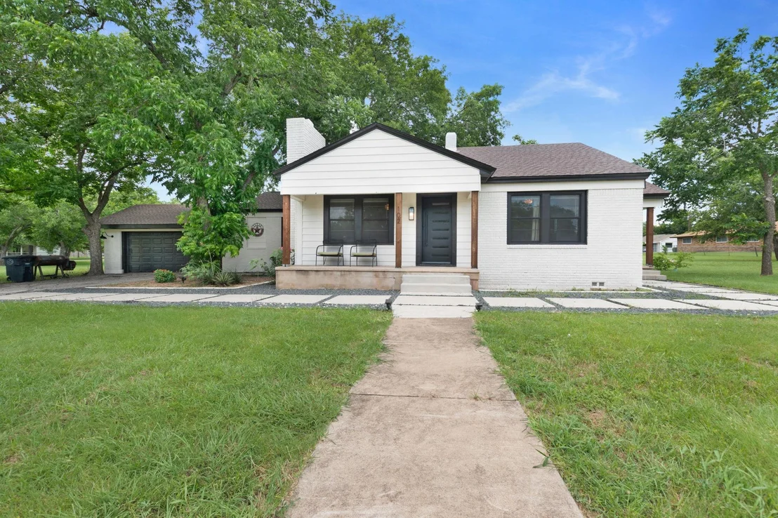 Photo of 102 Elmo ST