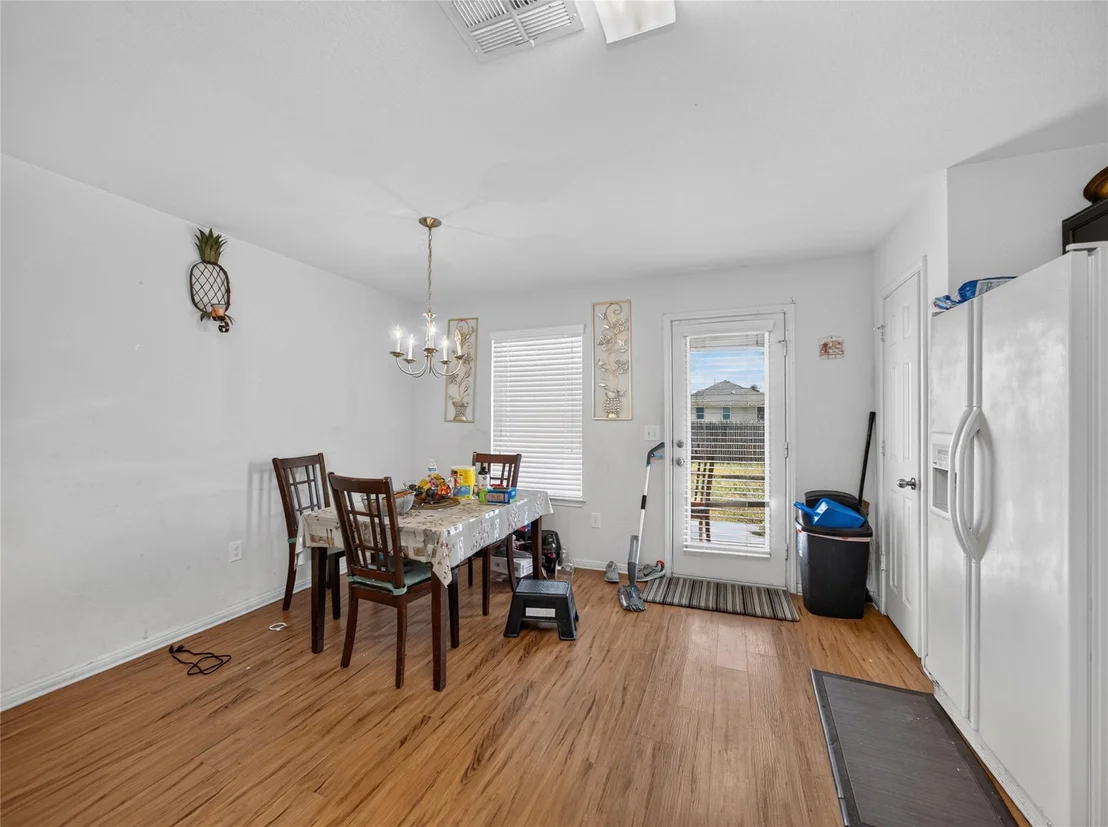 Photo of 417 Foxglove DR