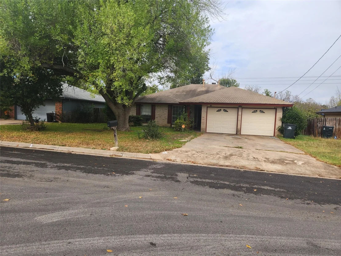 Photo of 901 GARDEN MEADOW DR