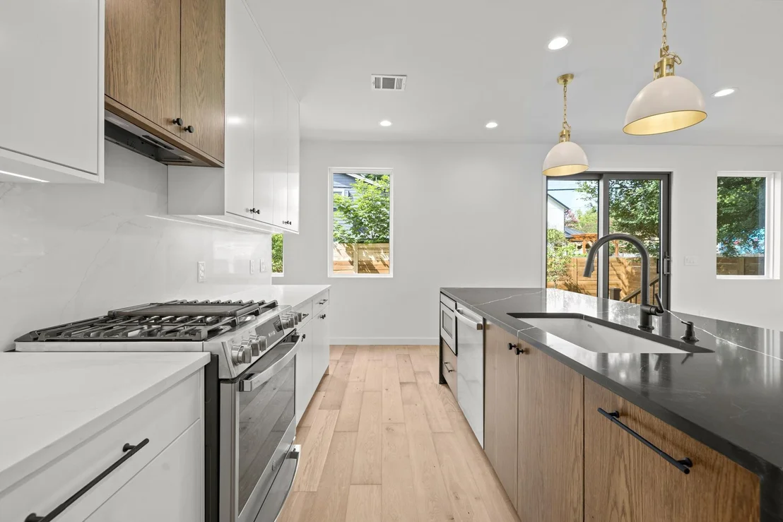 Photo of Unit 2 at 309 Franklin BLVD
