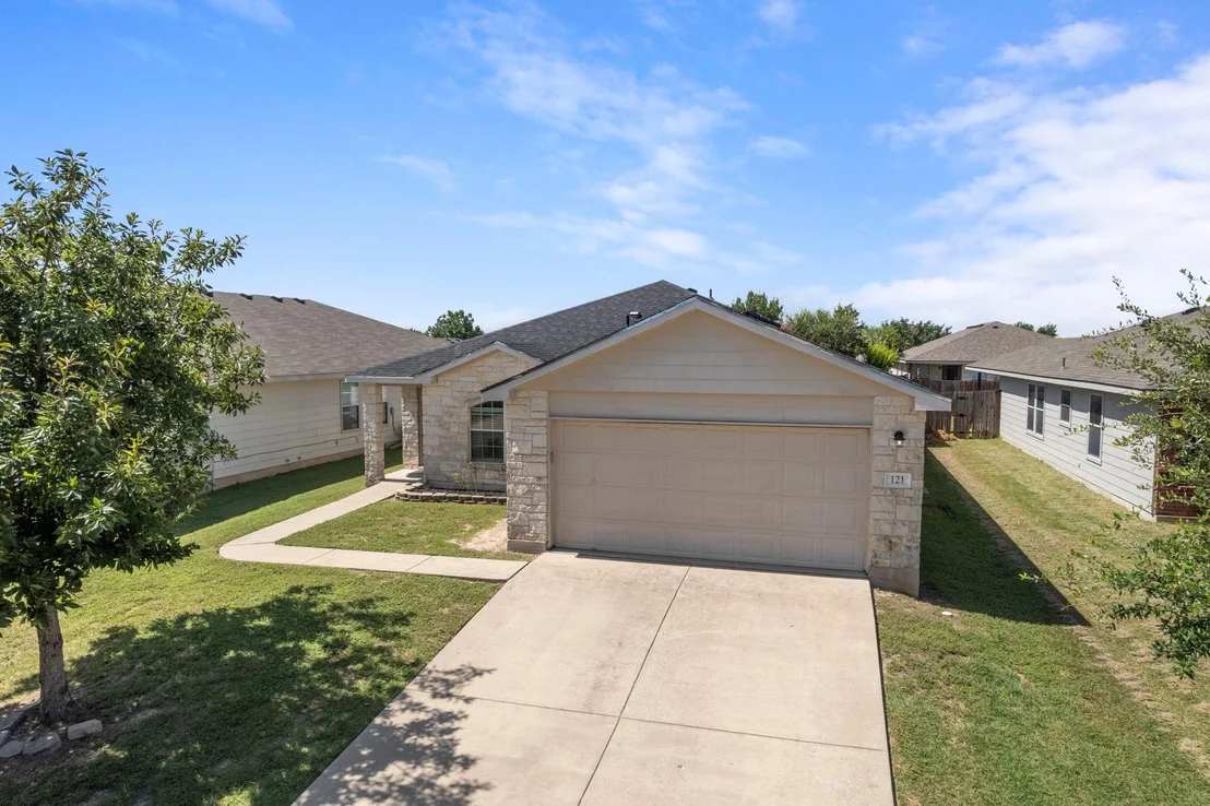 Photo of 121 McGugan LN