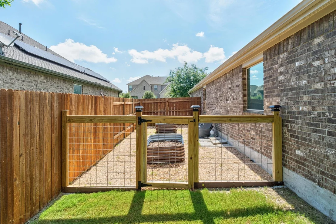 Photo of 21612 Hines LN